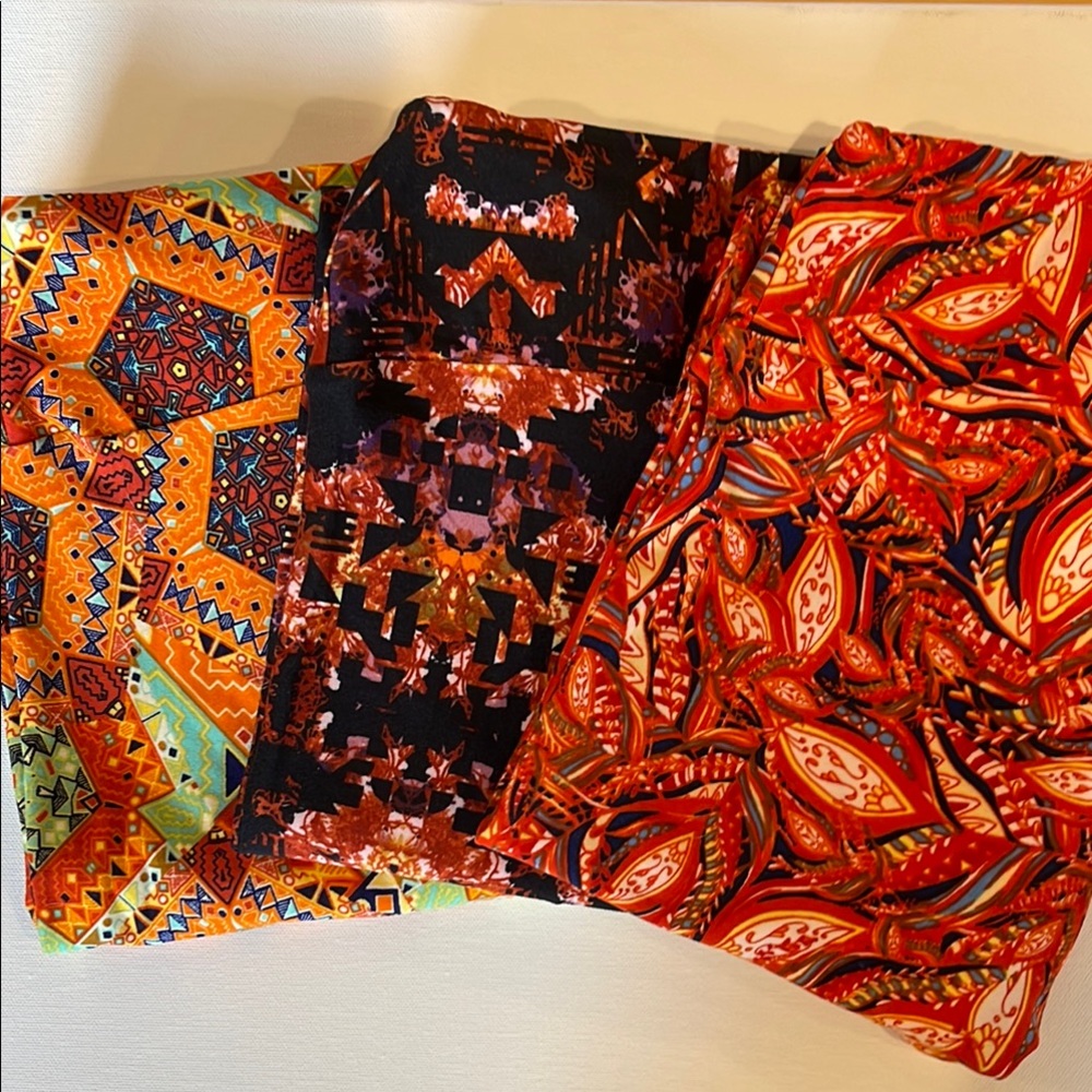 Vibrant Patterned Women's LuLaRoe TC Legginds Set
